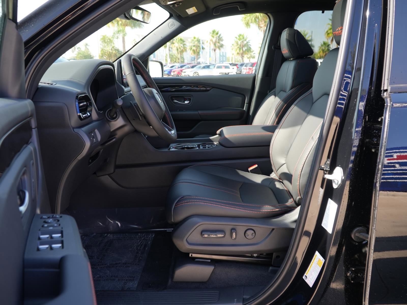 New 2025 Honda Pilot TrailSport image 16