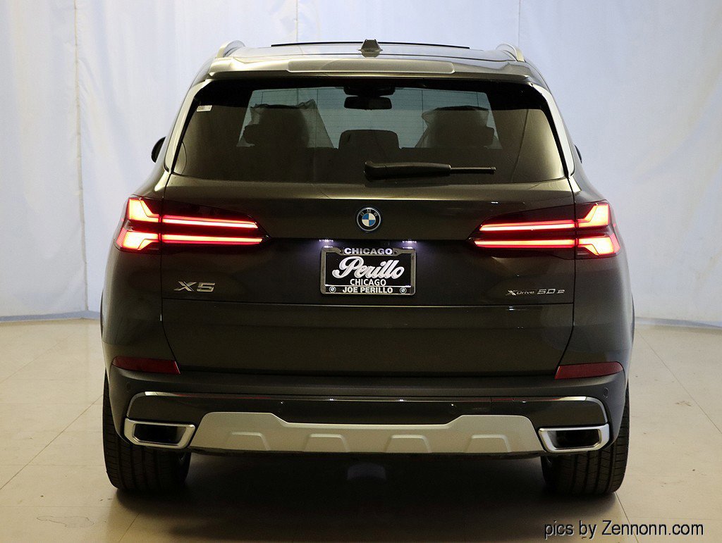 Used 2026 BMW X5 xDrive50e w/ Climate Comfort Package image 9