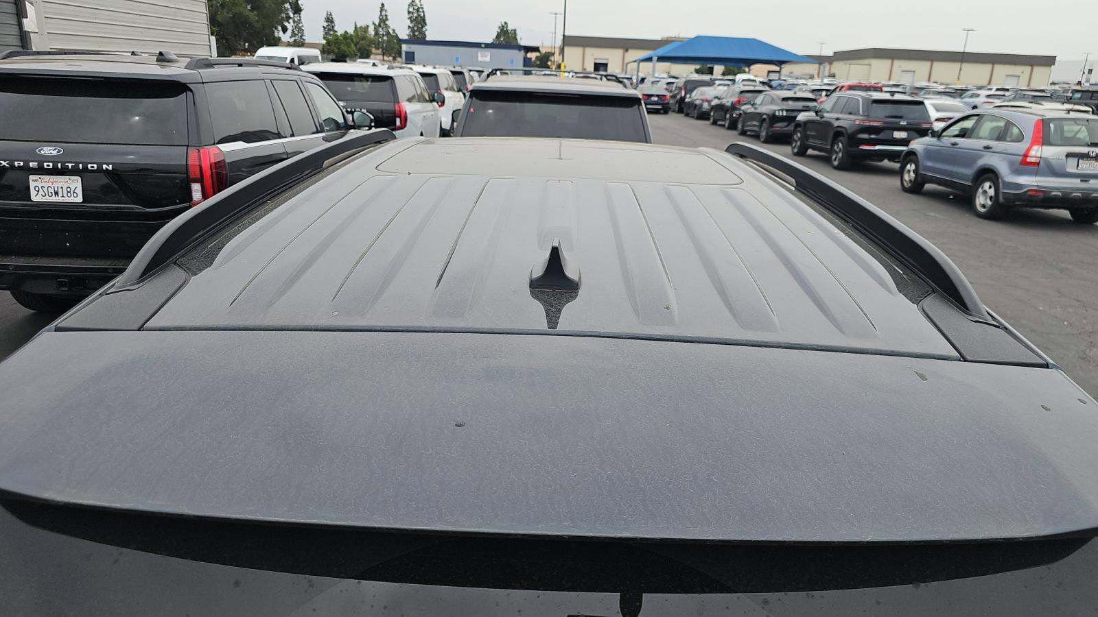 Used 2022 Ford Explorer XLT w/ Equipment Group 202A AWD/4WD image 19