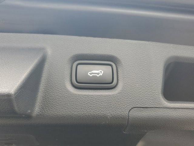 Used 2023 Hyundai Santa Fe SEL image 11