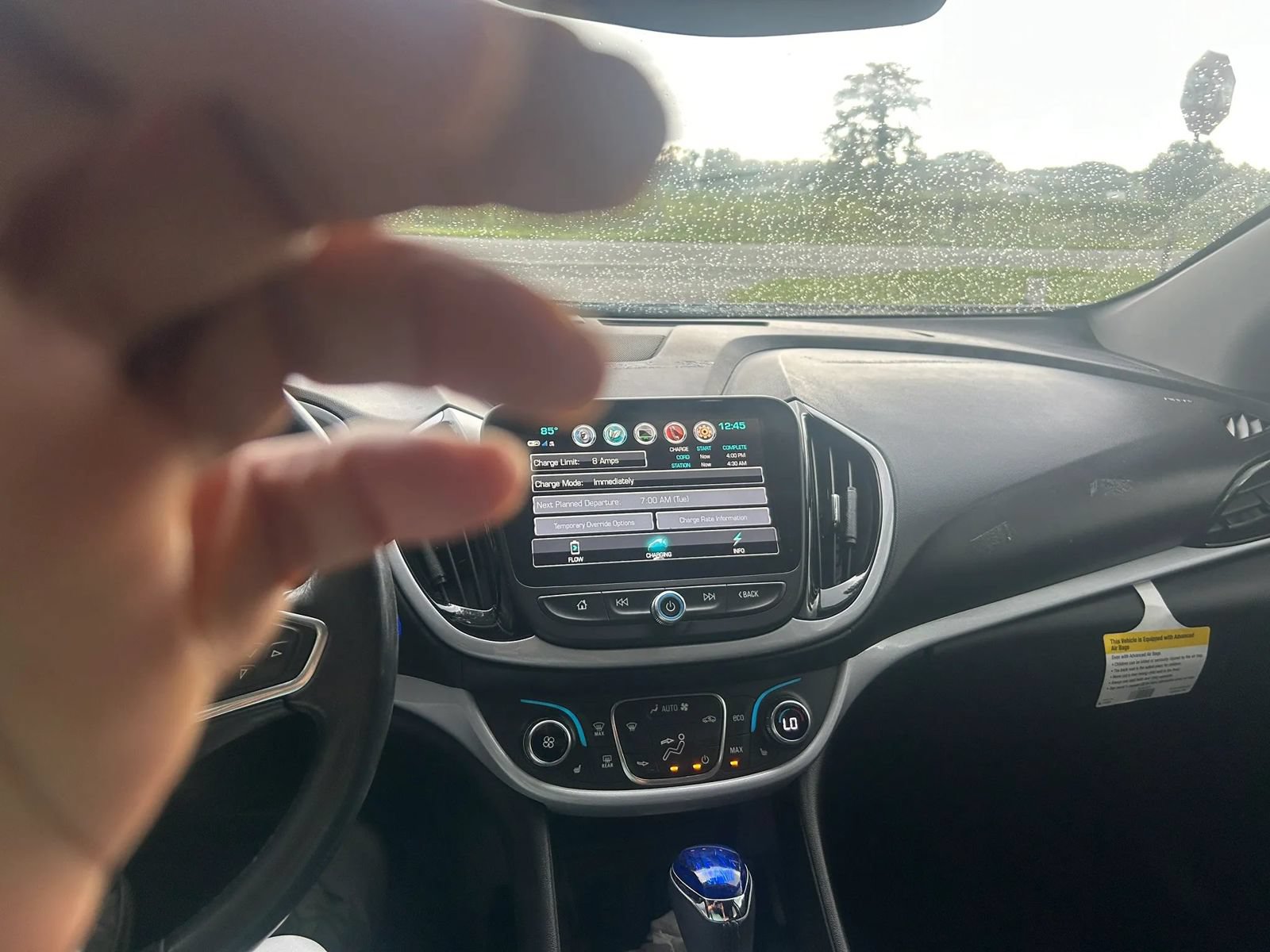 Used 2018 Chevrolet Volt LT w/ Comfort Package FWD image 8