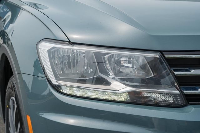 Used 2020 Volkswagen Tiguan SE w/ Panoramic Sunroof Package AWD/4WD image 10