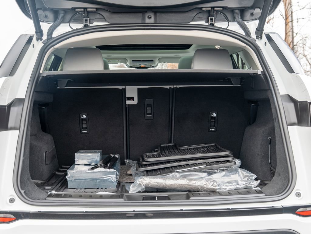 Certified 2025 Land Rover Range Rover Evoque S image 37