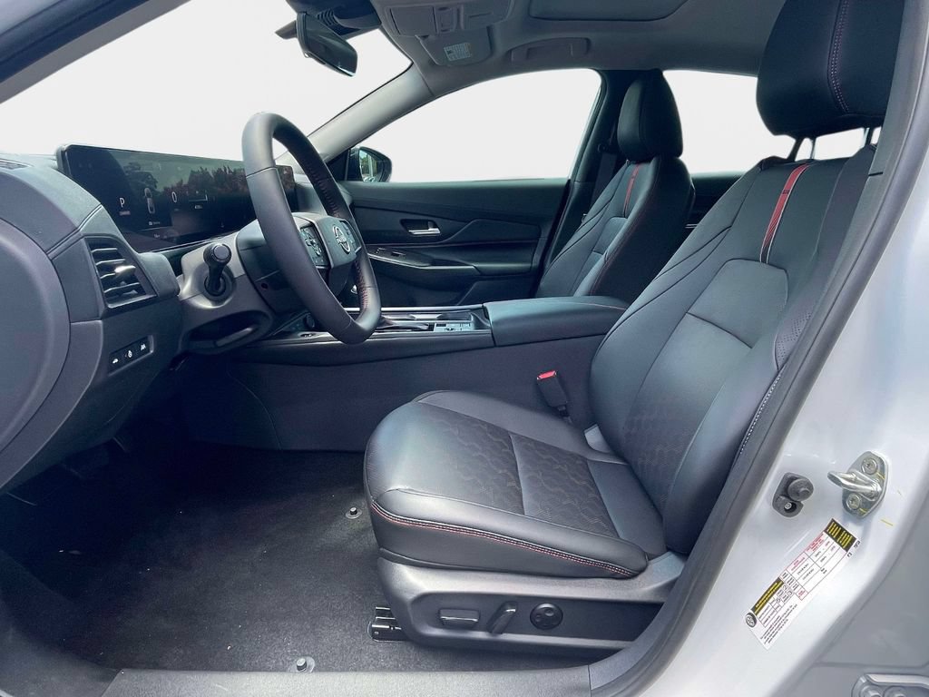 New 2026 Nissan Sentra SR w/ SR Premium Package FWD image 15