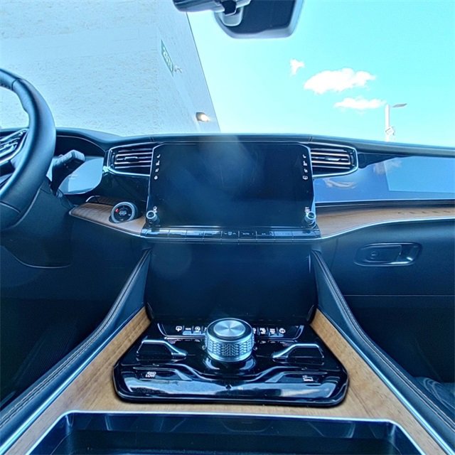 Used 2024 Jeep Grand Wagoneer L Series III image 26