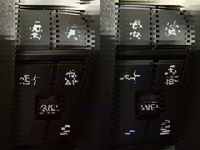 Used 2023 Toyota Crown Limited image 19