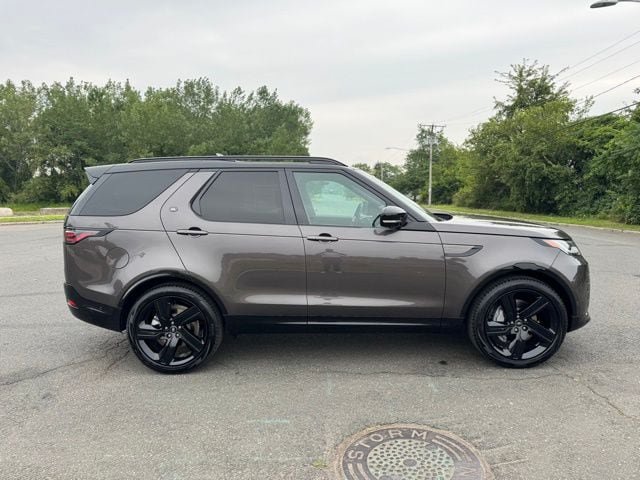 Used 2025 Land Rover Discovery Dynamic SE AWD/4WD image 6