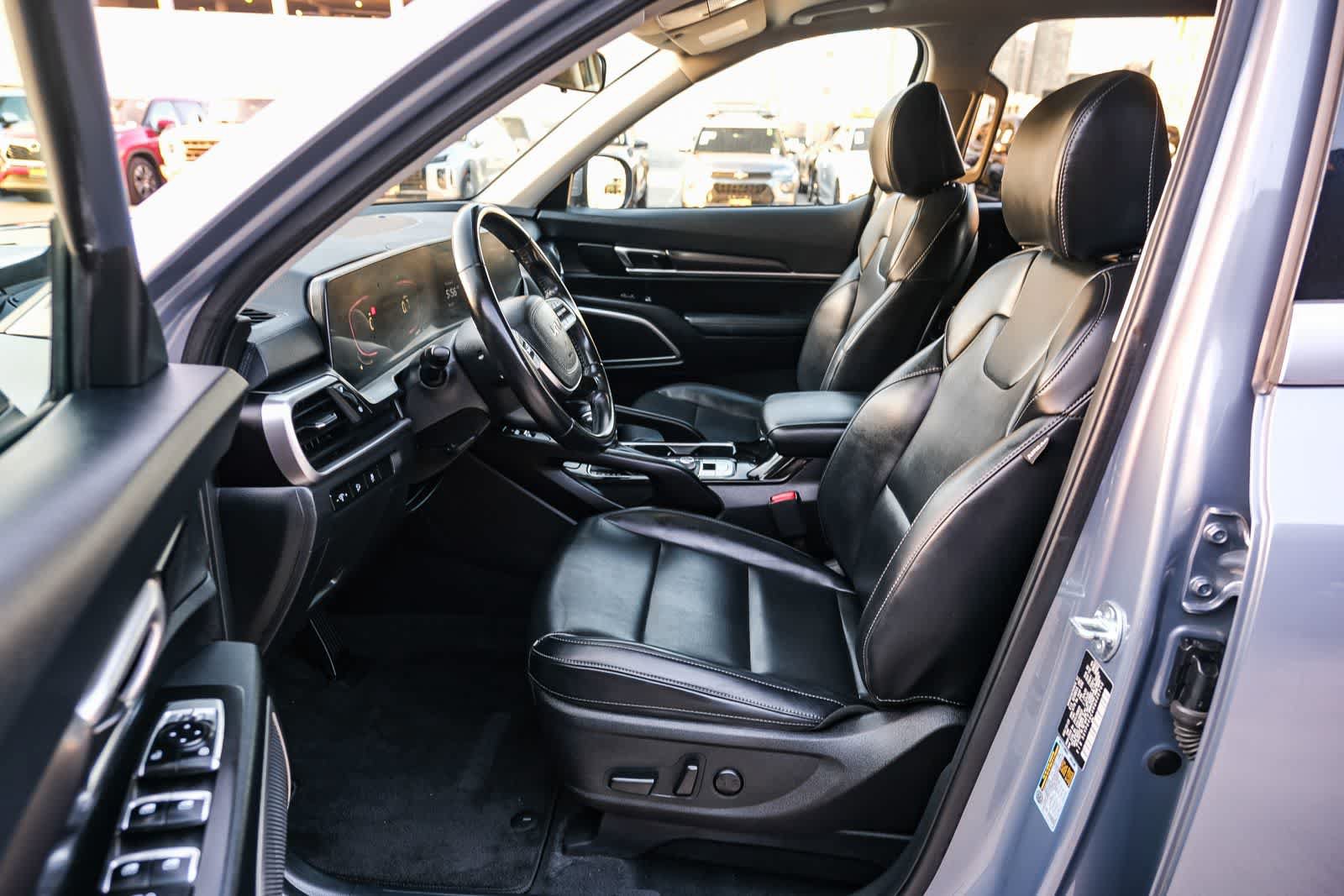 Used 2024 Kia Telluride S FWD image 21