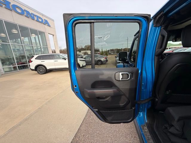 Used 2024 Jeep Gladiator Rubicon AWD/4WD image 32