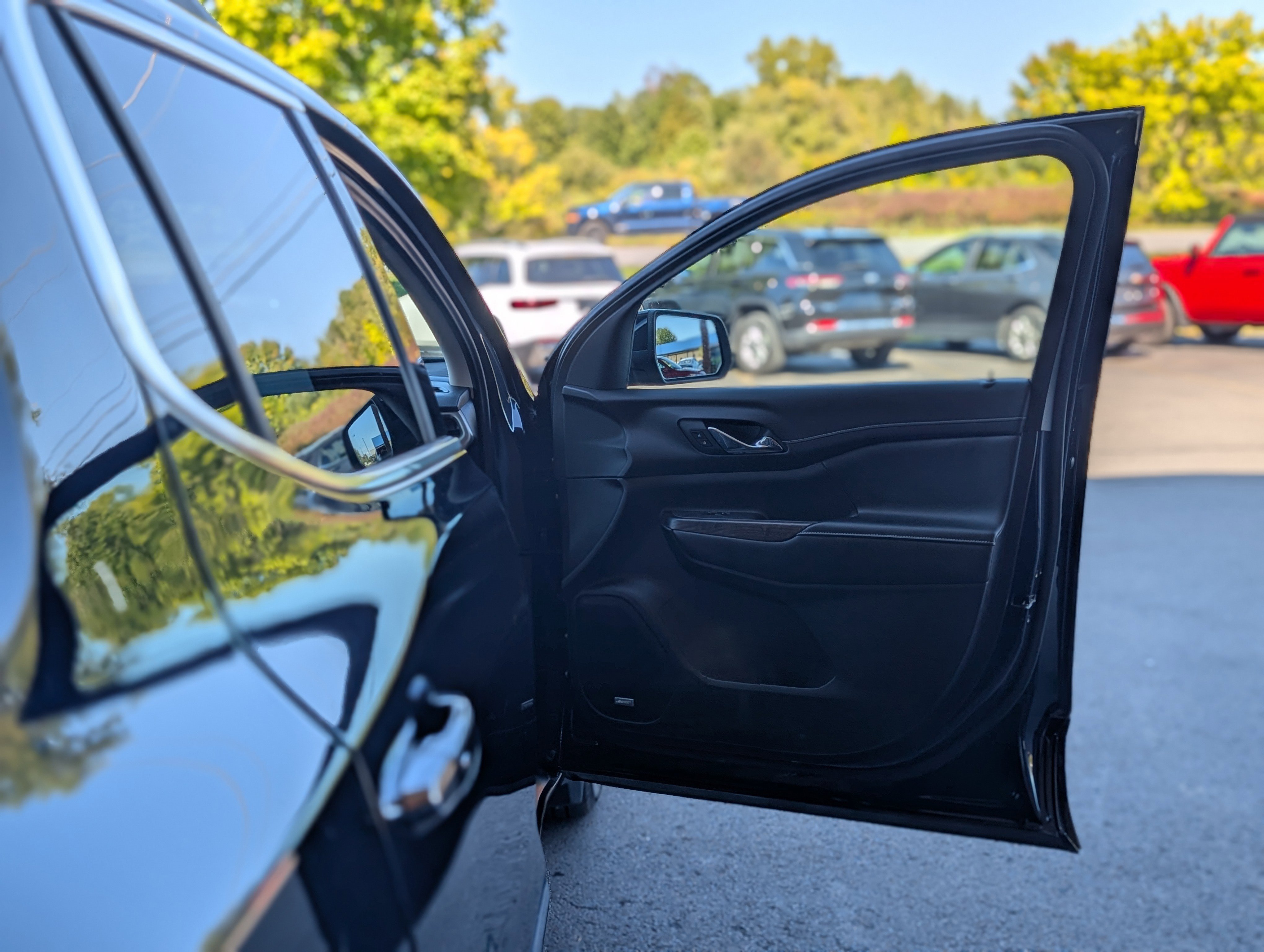 Used 2022 GMC Acadia Denali w/ Trailering Package image 49