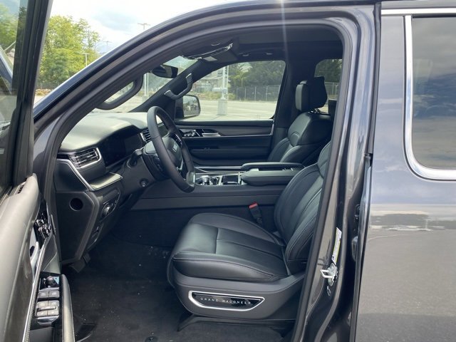 New 2024 Jeep Grand Wagoneer L 4WD w/ Rear Seat Video Group 1 image 17