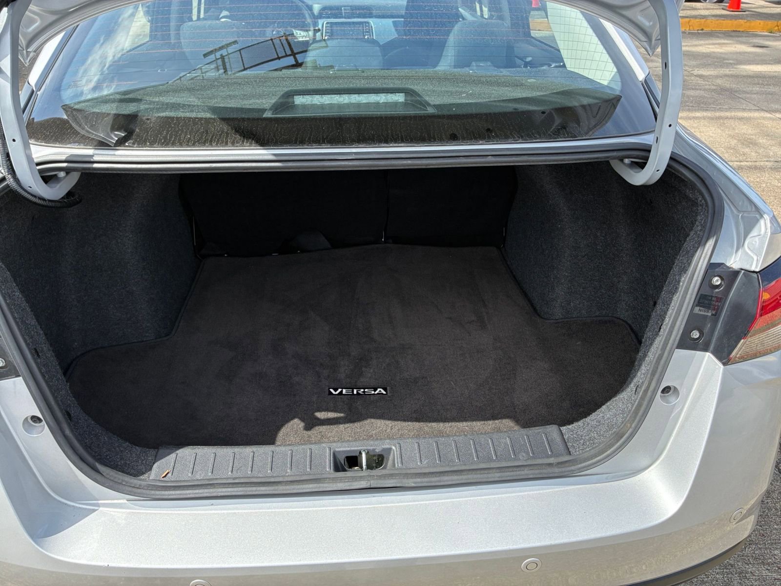 Used 2025 Nissan Versa SV image 24