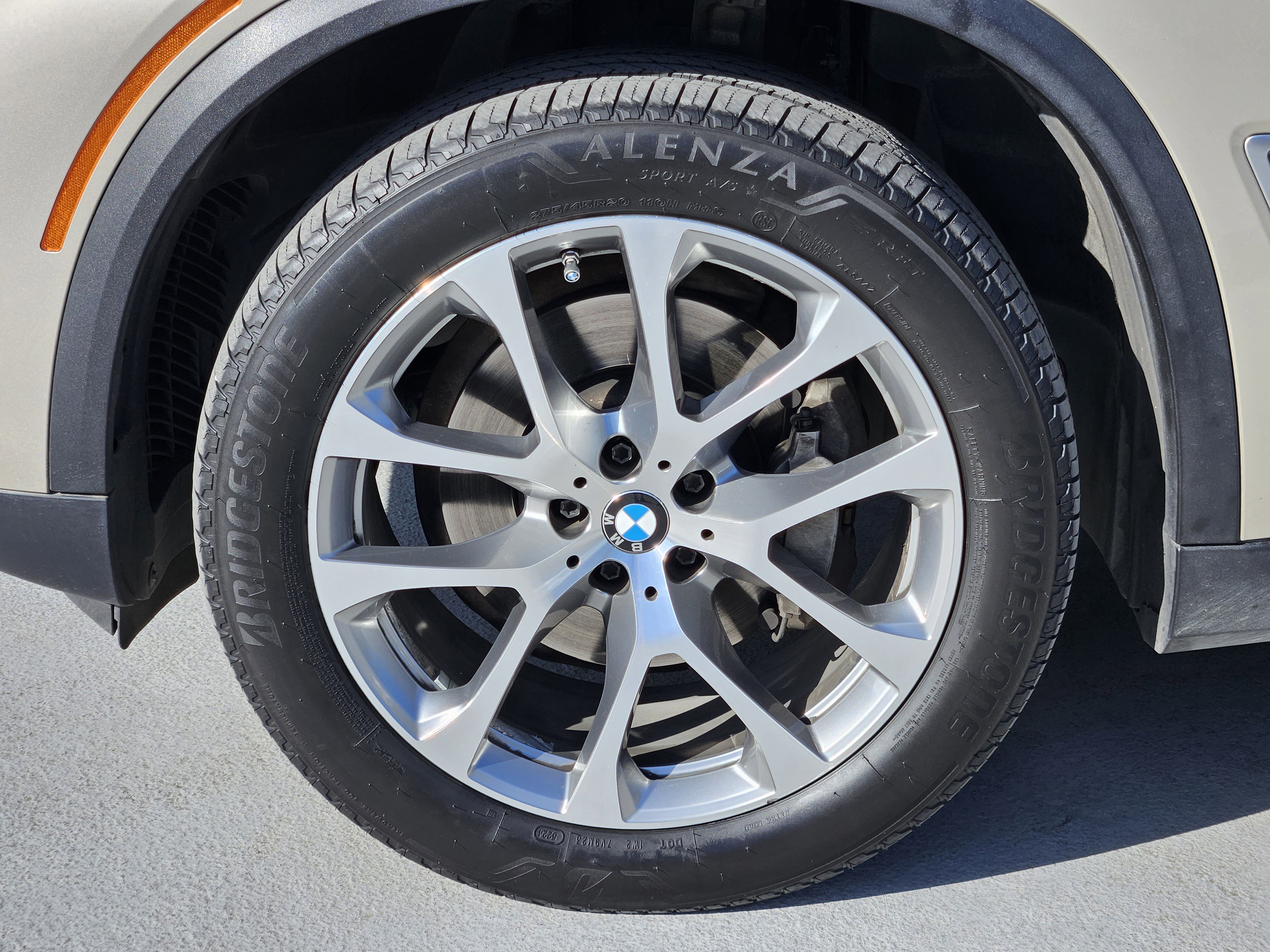 Used 2019 BMW X5 xDrive40i w/ Premium Package image 13