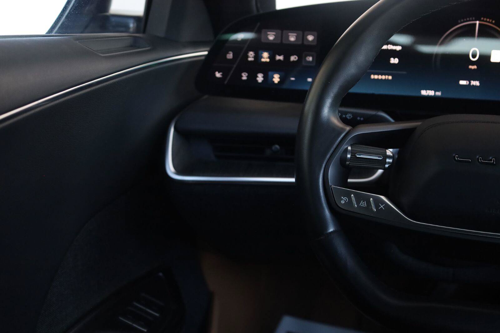 Used 2024 Lucid Air Touring AWD/4WD image 30