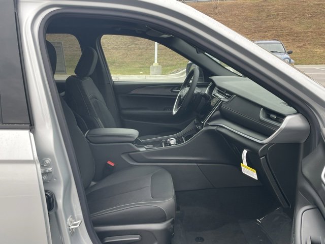 New 2025 Jeep Grand Cherokee L Laredo image 48