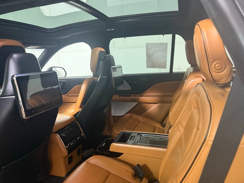 Certified 2023 Lincoln Aviator Black Label w/ Dynamic Handling Package AWD/4WD image 29