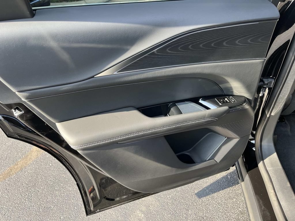 New 2026 Cadillac Lyriq Sport AWD/4WD image 17