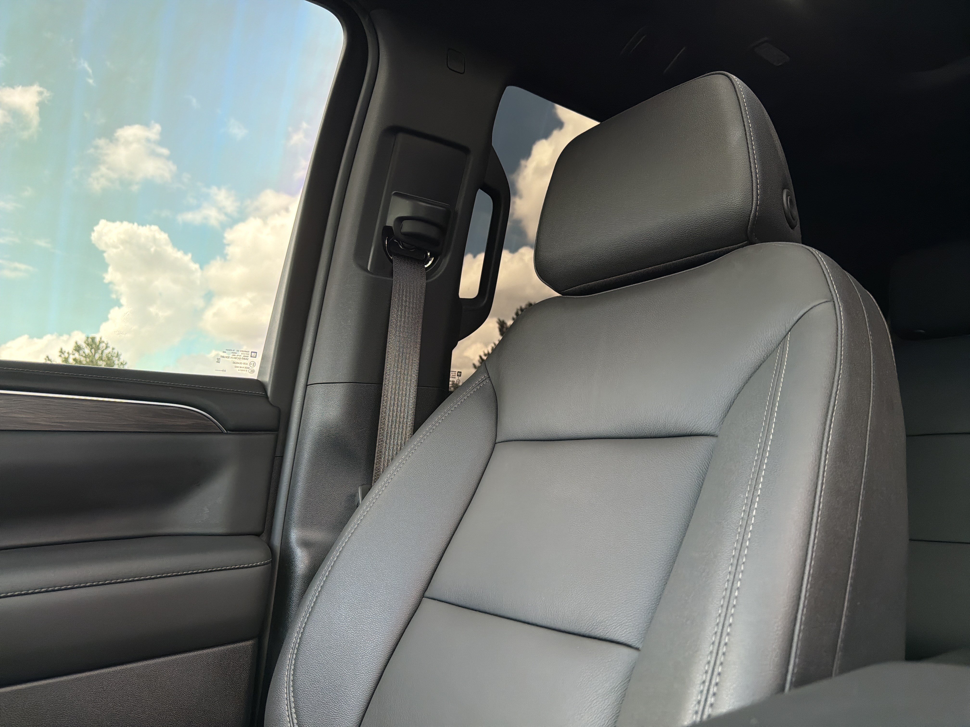 Used 2023 Chevrolet Tahoe Z71 w/ Luxury Package AWD/4WD image 26