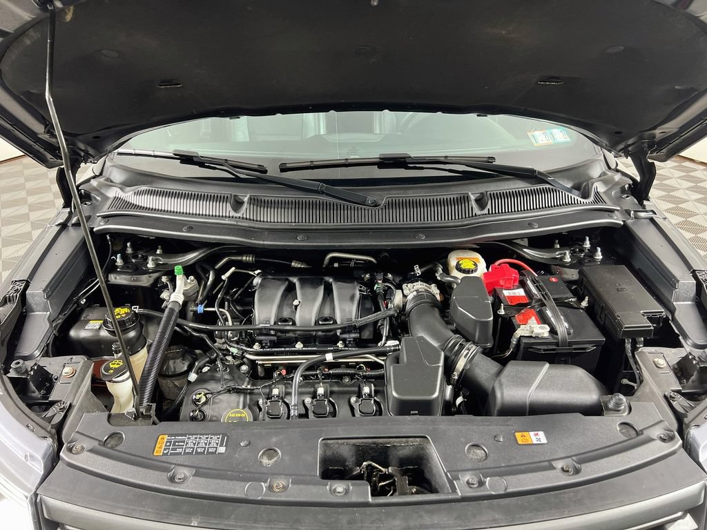 Certified 2019 Ford Explorer XLT w/ Equipment Group 202A AWD/4WD image 36