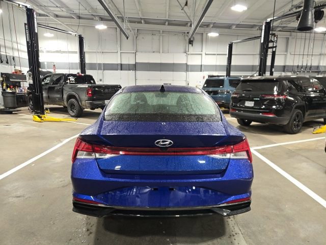 Used 2021 Hyundai Elantra SEL w/ Convenience + Premium Package image 6