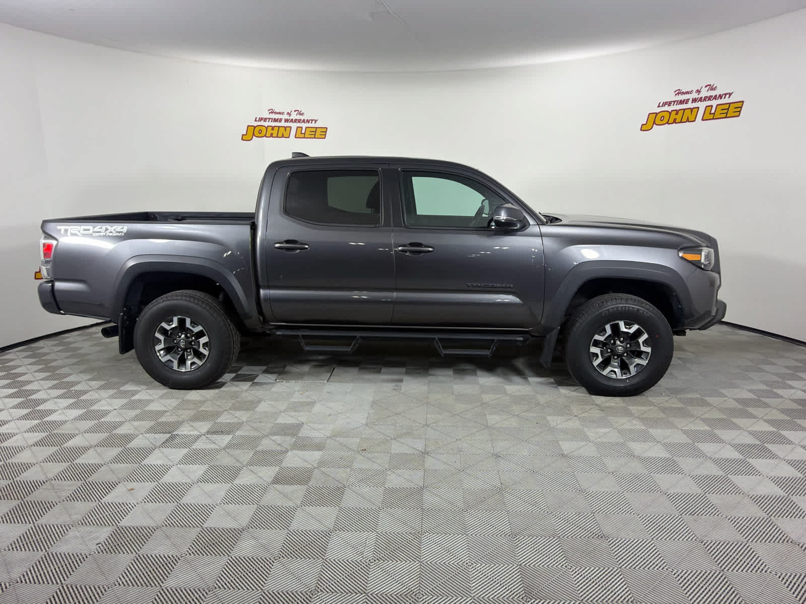 Used 2021 Toyota Tacoma TRD Off-Road w/ Technology Package AWD/4WD image 7