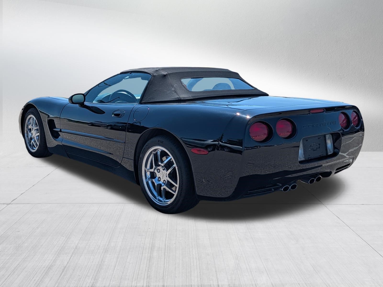 Used 2002 Chevrolet Corvette Convertible w/ Preferred Equipment Group2 RWD image 5