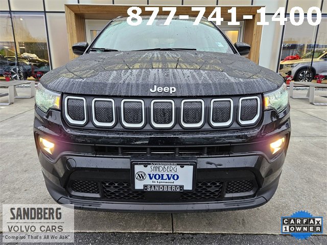 Used 2022 Jeep Compass Latitude image 2