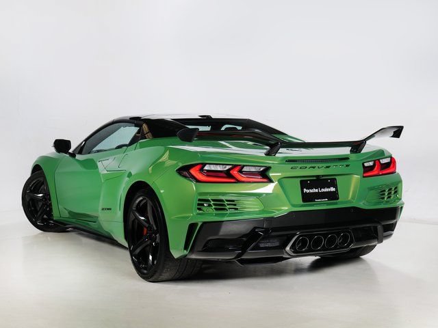 Used 2026 Chevrolet Corvette Z06 RWD image 3