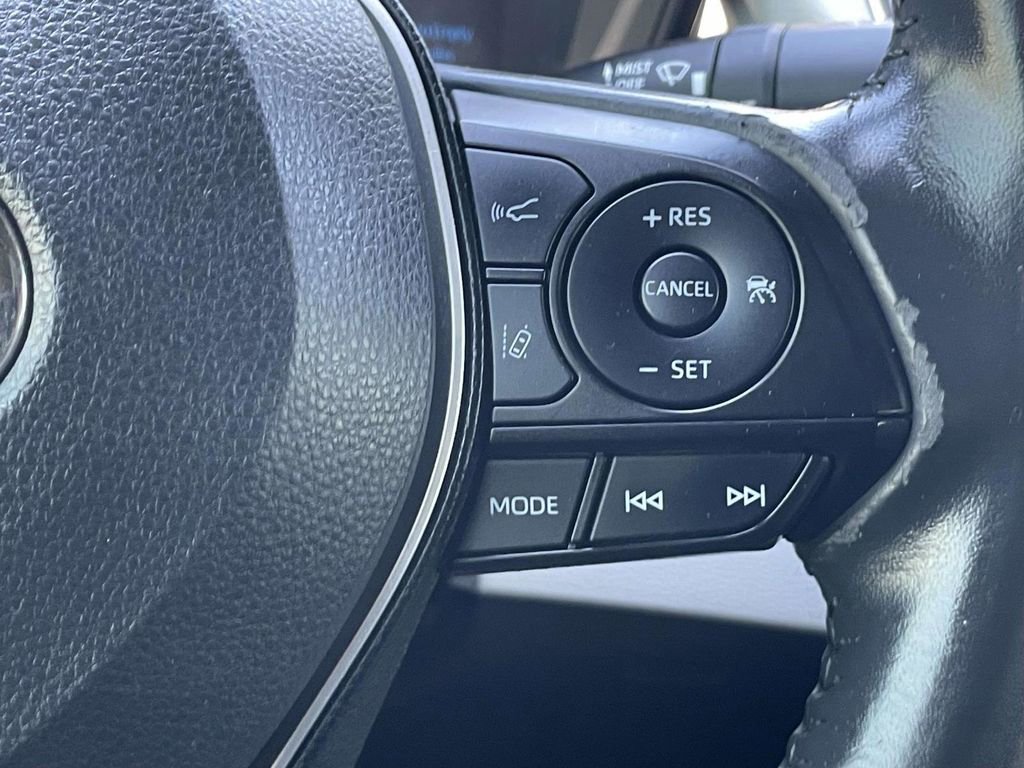 Used 2020 Toyota Corolla SE FWD image 27