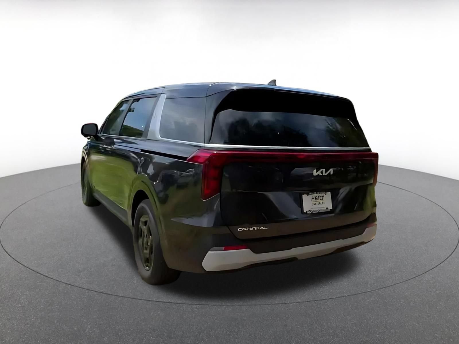 Used 2026 Kia Carnival FWD image 10