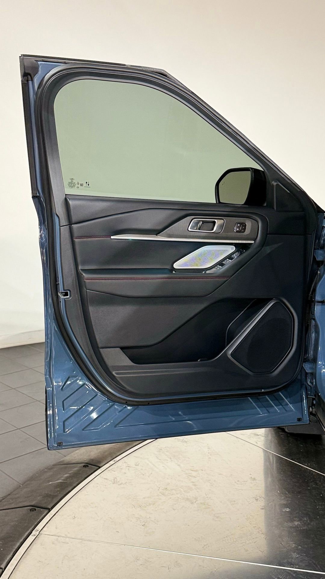 Used 2025 Ford Explorer ST w/ Sun And Sound Package image 44