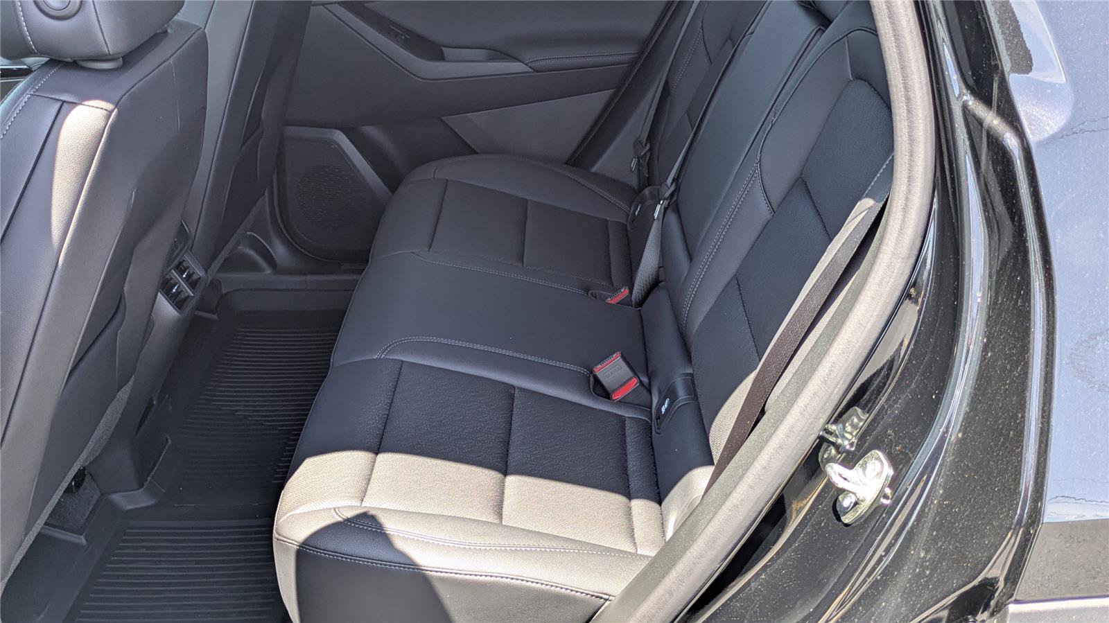 New 2026 Chevrolet Equinox LT FWD image 32