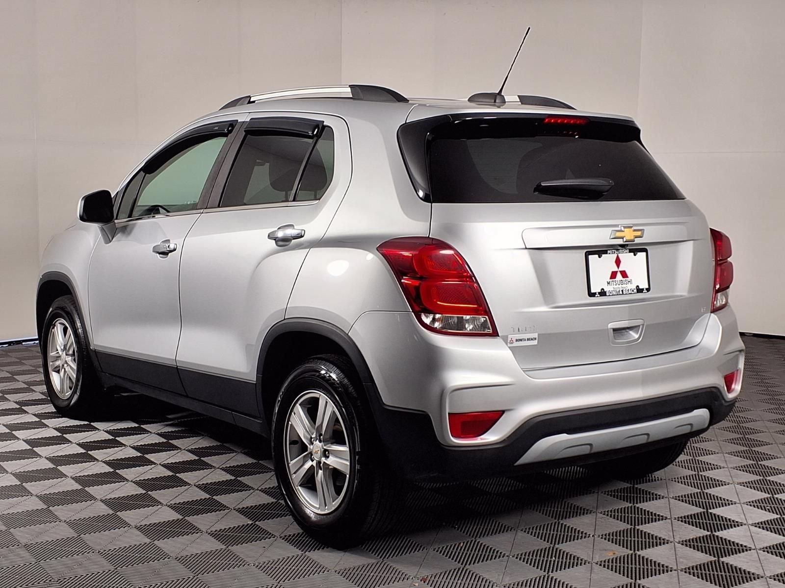 Used 2020 Chevrolet Trax LT w/ LT Convenience Package AWD/4WD image 5