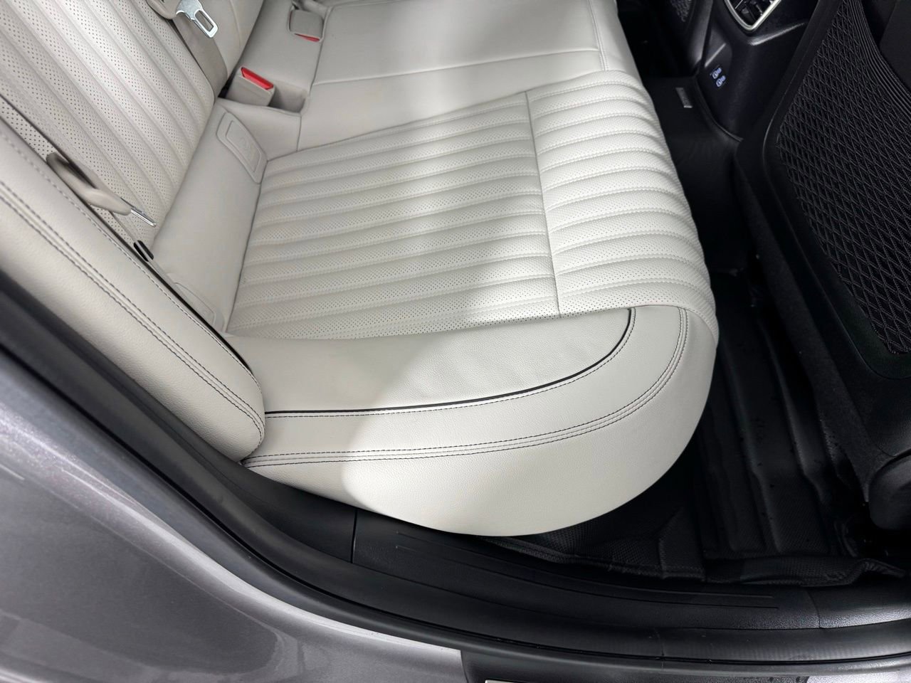 Used 2024 Genesis G70 3.3T Advanced image 30