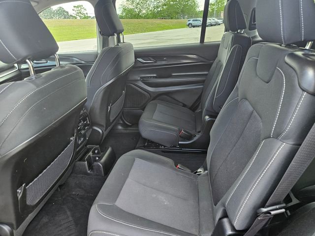 Used 2023 Jeep Grand Cherokee L Laredo AWD/4WD image 25