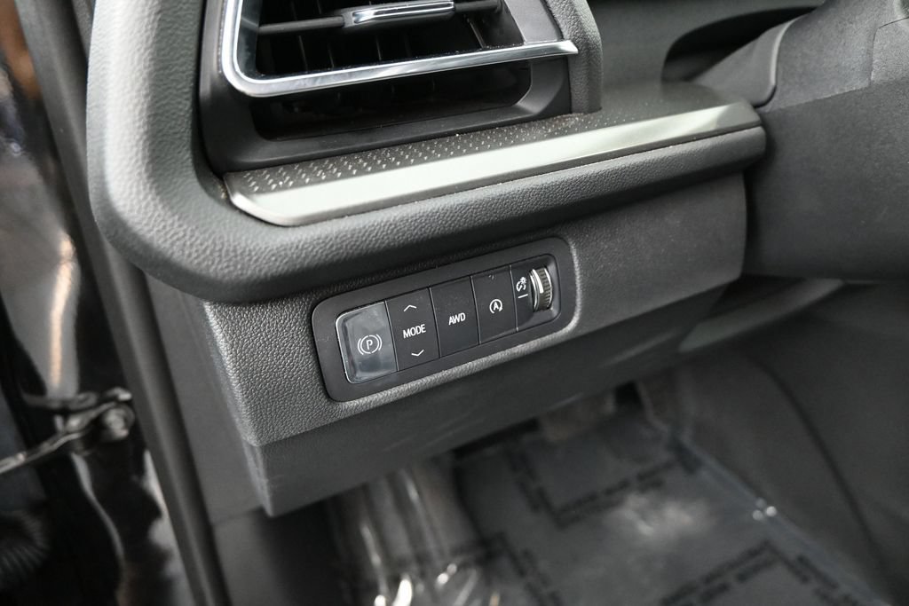 Used 2025 Chevrolet Traverse LT AWD/4WD image 7