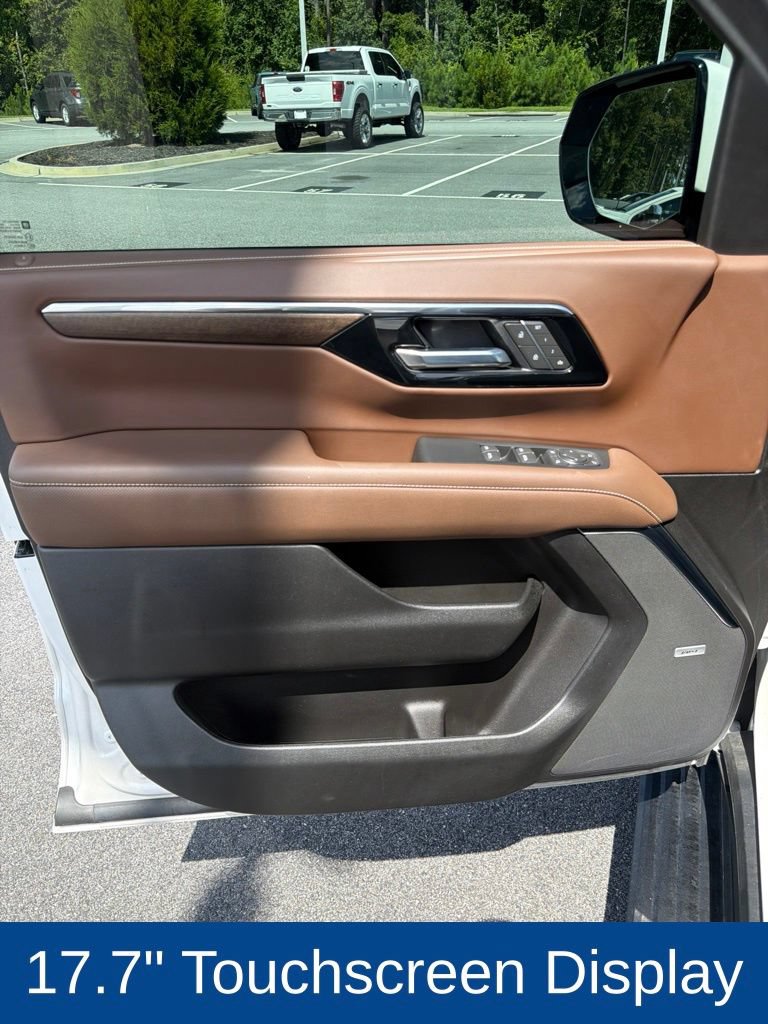 Used 2025 Chevrolet Suburban High Country RWD image 9