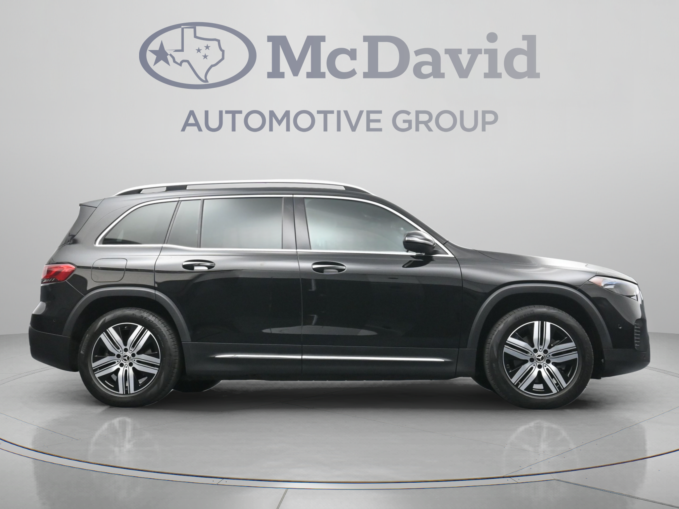 Used 2023 Mercedes-Benz EQB 300 4MATIC image 32