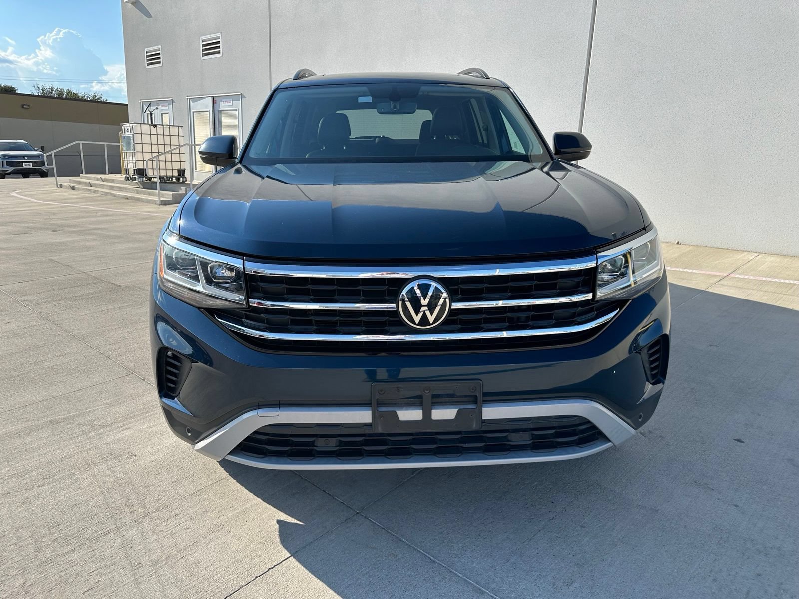 Used 2023 Volkswagen Atlas SE w/ Panoramic Sunroof Package FWD image 2