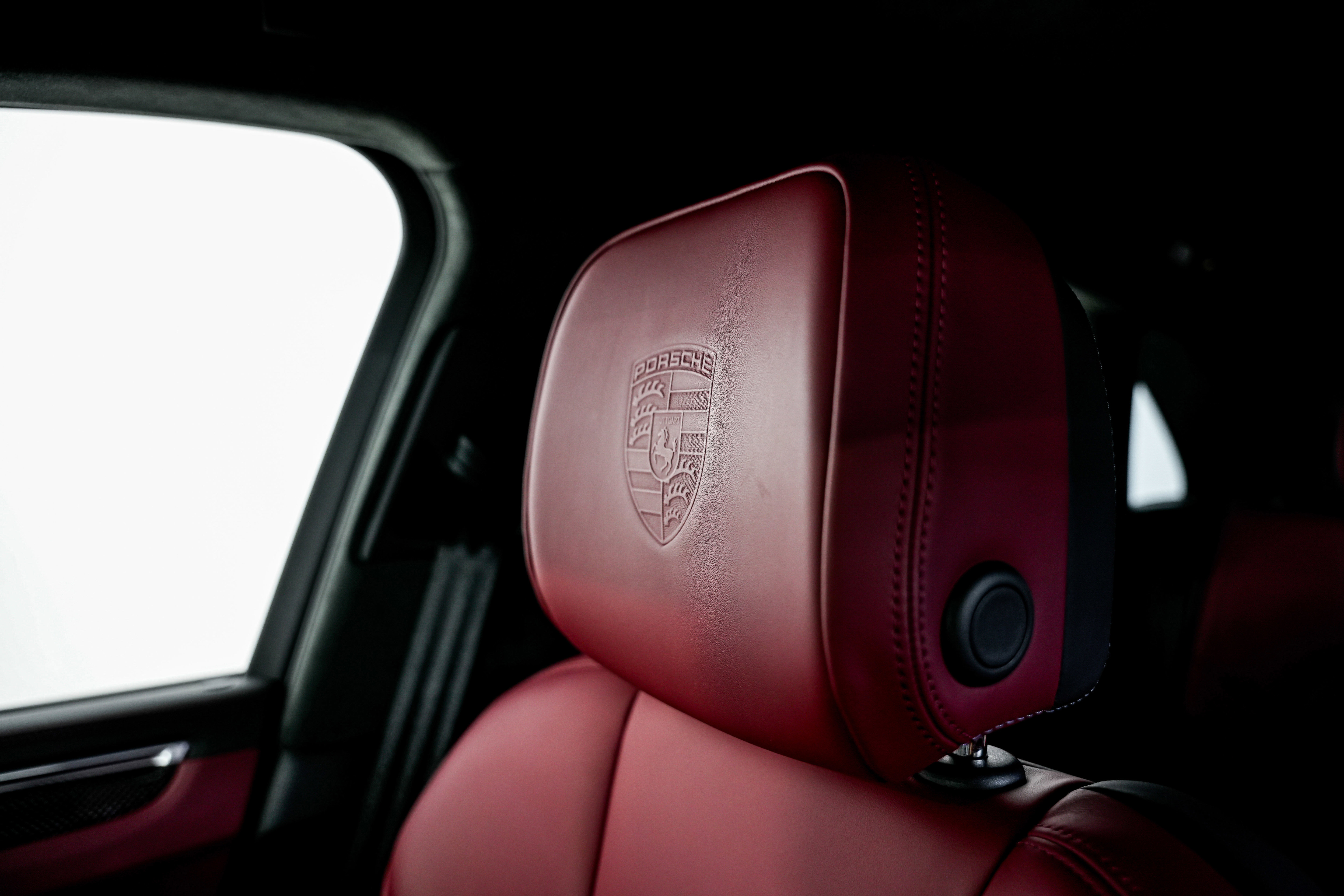 Used 2022 Porsche Macan GTS w/ Sport Chrono Package image 17