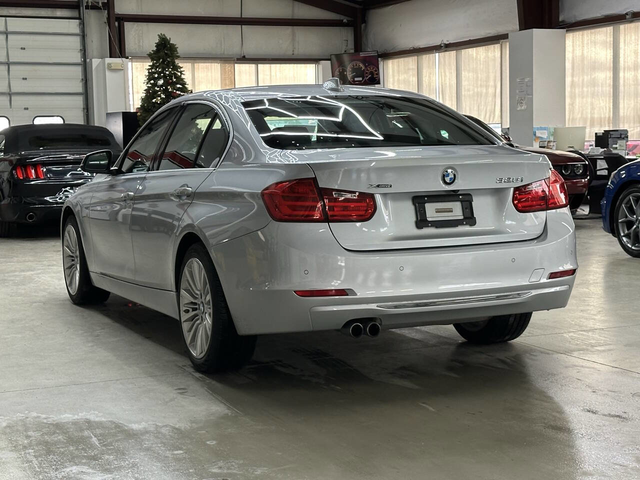 Used 2015 BMW 328i xDrive Sedan AWD/4WD image 4