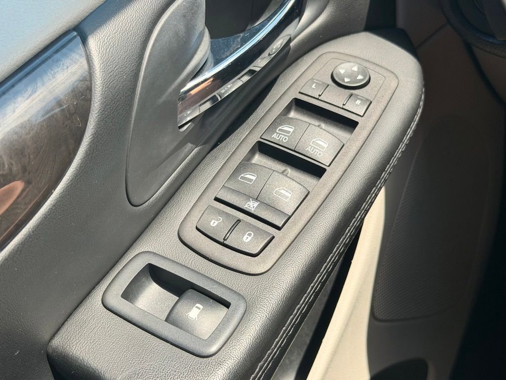 Used 2017 Dodge Grand Caravan SE w/ Power Window Group FWD image 23