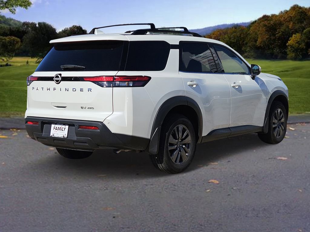 Used 2024 Nissan Pathfinder SV image 4