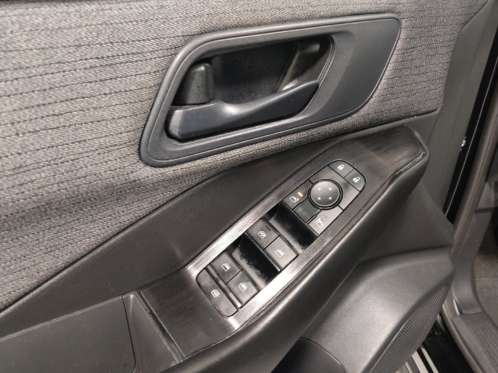 Used 2023 Nissan Rogue S image 27