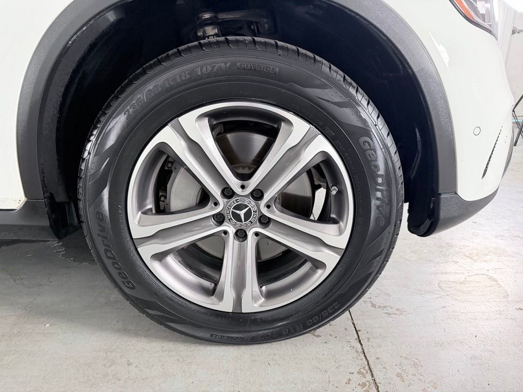 Used 2021 Mercedes-Benz GLC 300 image 4