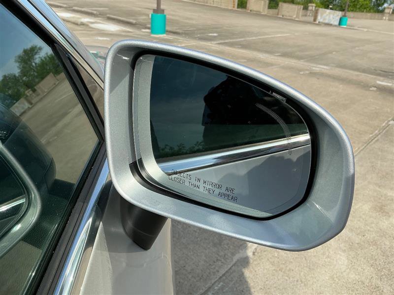 Used 2018 Volvo XC60 T8 Inscription w/ Advanced Package AWD/4WD image 16