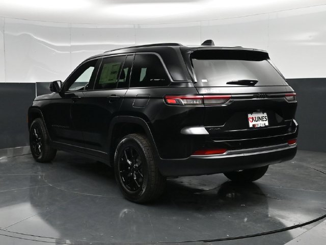 New 2026 Jeep Grand Cherokee Altitude AWD/4WD image 9