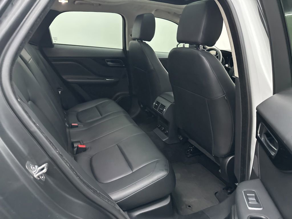 Used 2020 Jaguar F-PACE Premium image 23