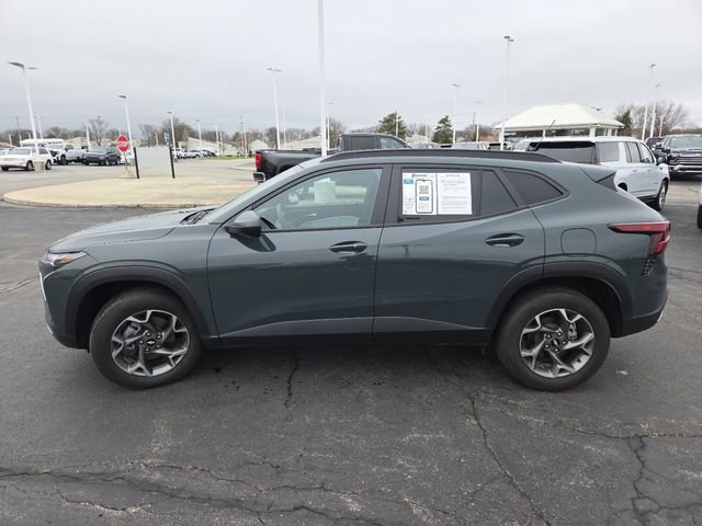 Certified 2025 Chevrolet Trax LT w/ Driver Confidence Package image 18
