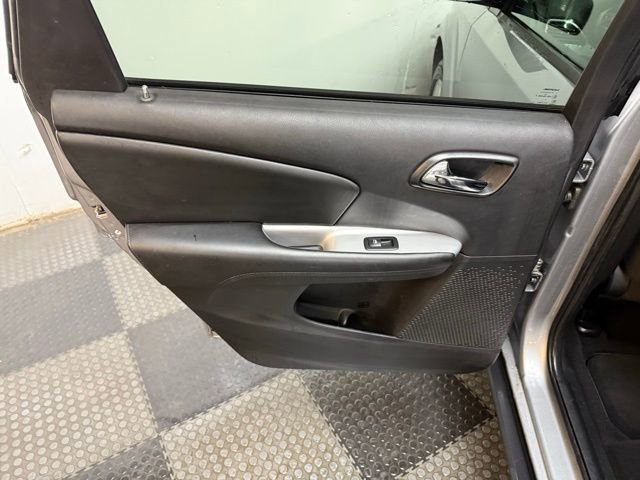 Used 2017 Dodge Journey SE image 29